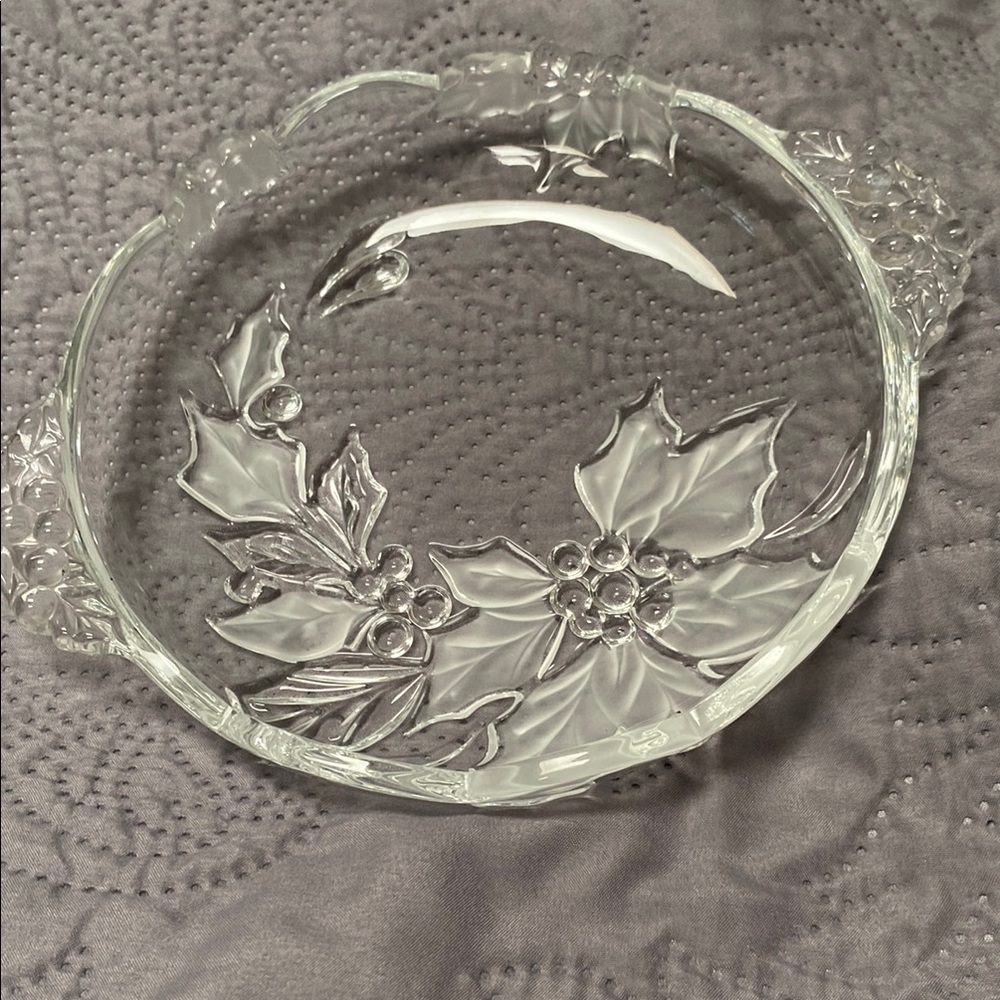 Mikasa Christmas Bloom Frosted Crystal Poinsettia Sweet Dish